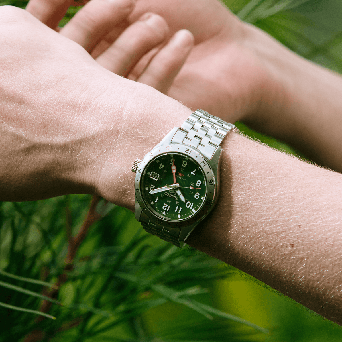 seiko-5-sports-field-gmt-watch-hdb001