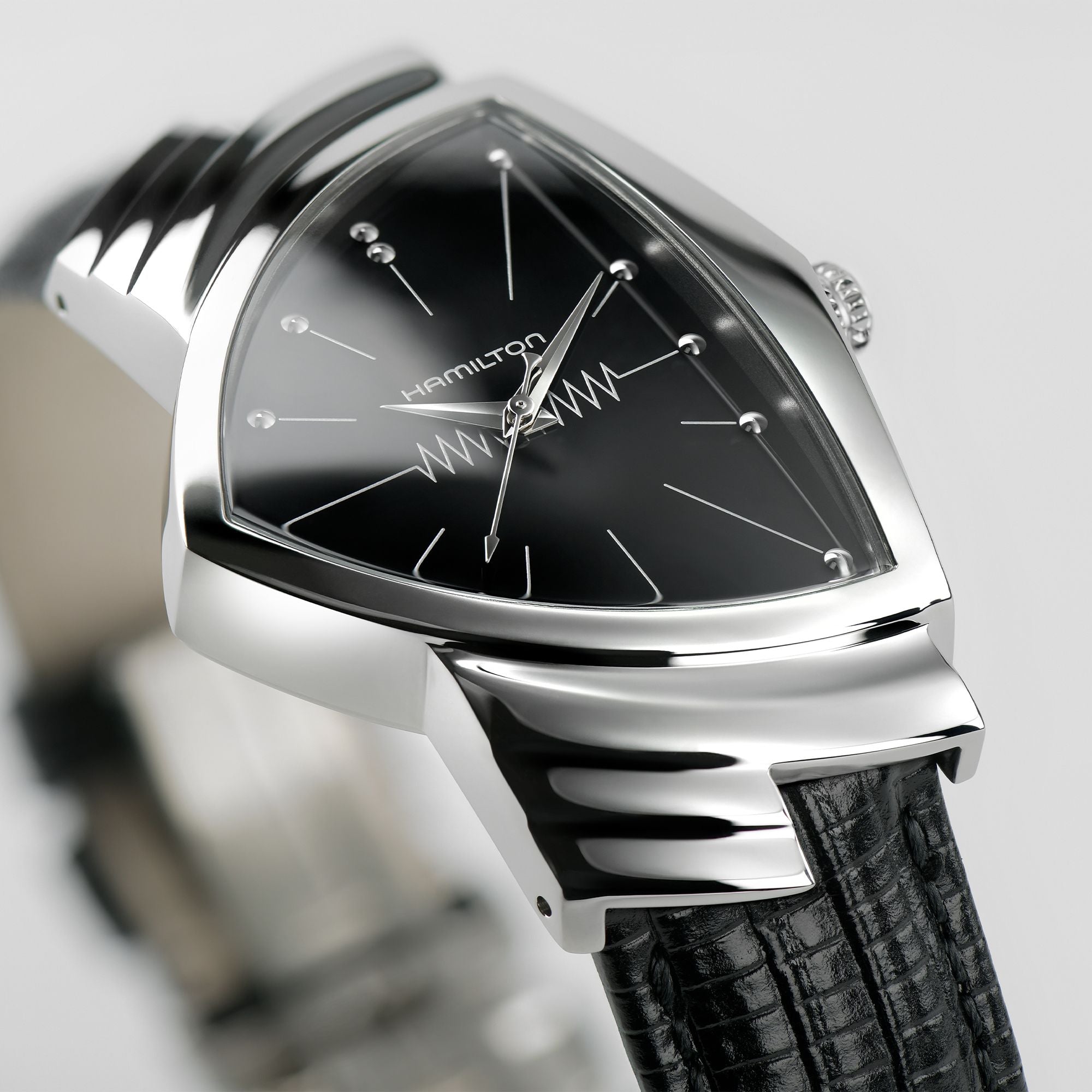 hamilton-watches-ventura-quartz-men-in-black-32mm-h24411732