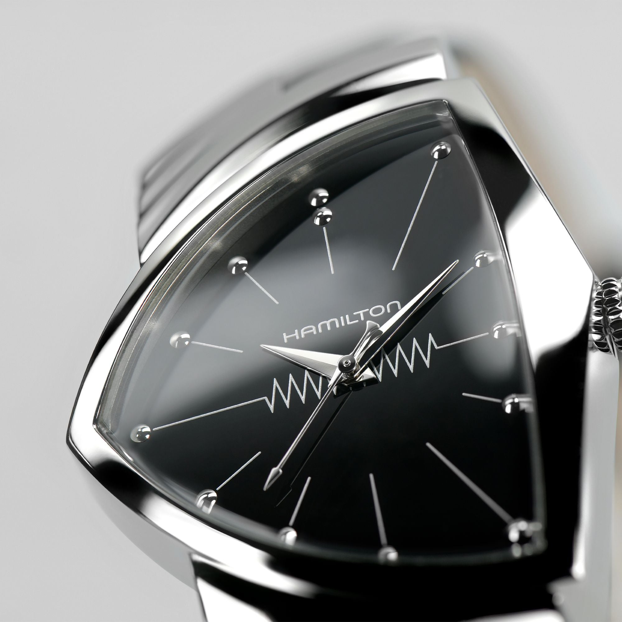 hamilton-watches-ventura-quartz-men-in-black-32mm-h24411732