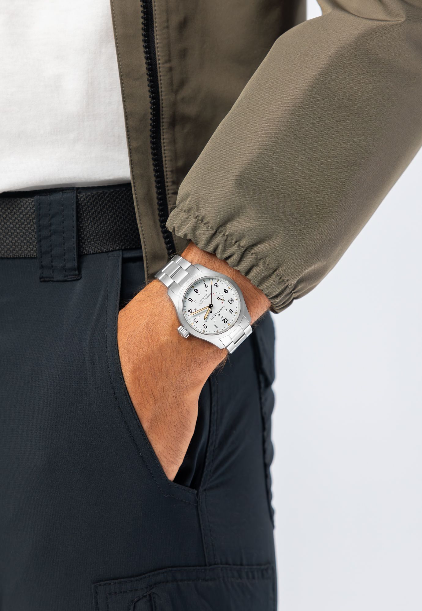 hamilton-mechanical-power-reserve-40mm-h69509110