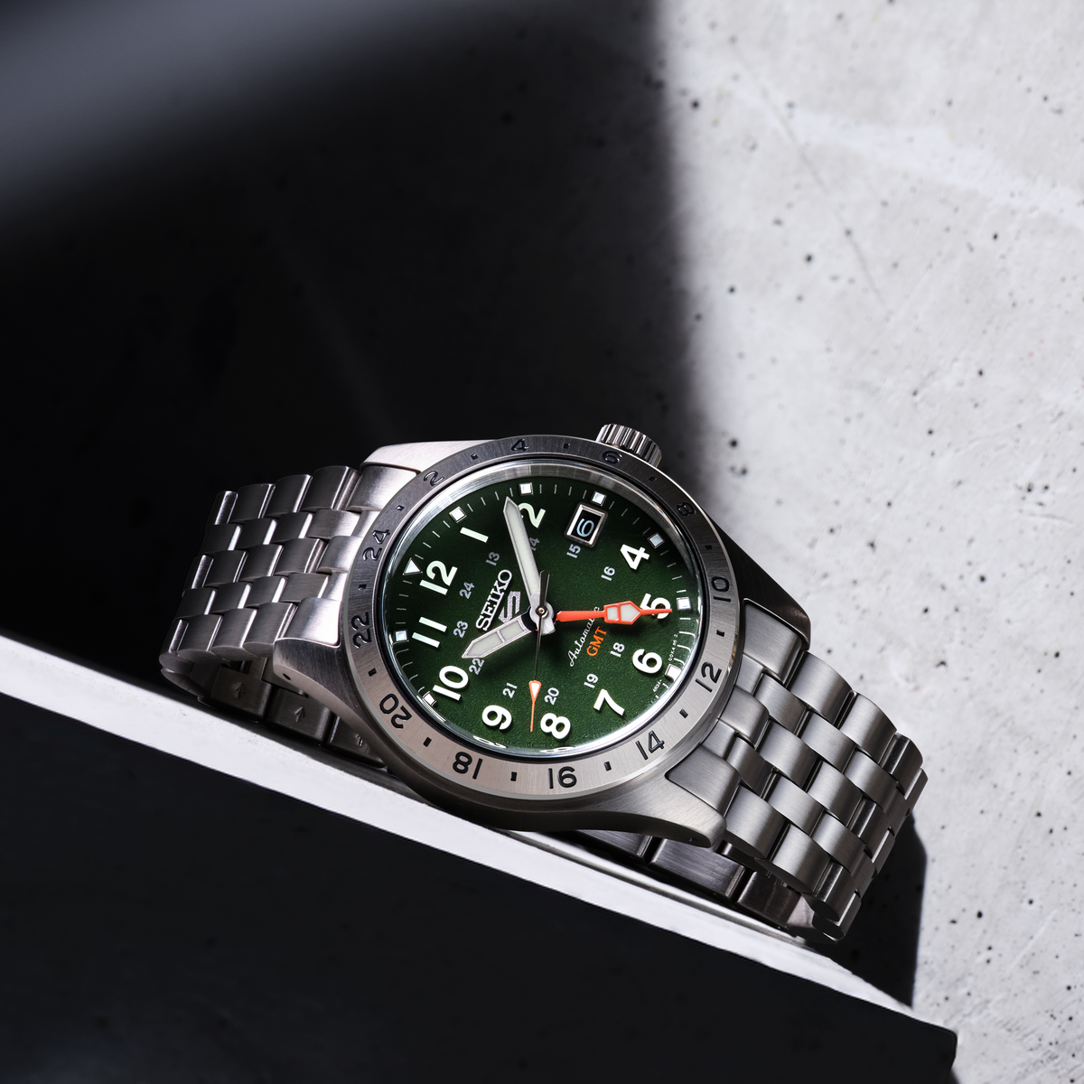 seiko-5-sports-field-gmt-watch-hdb001