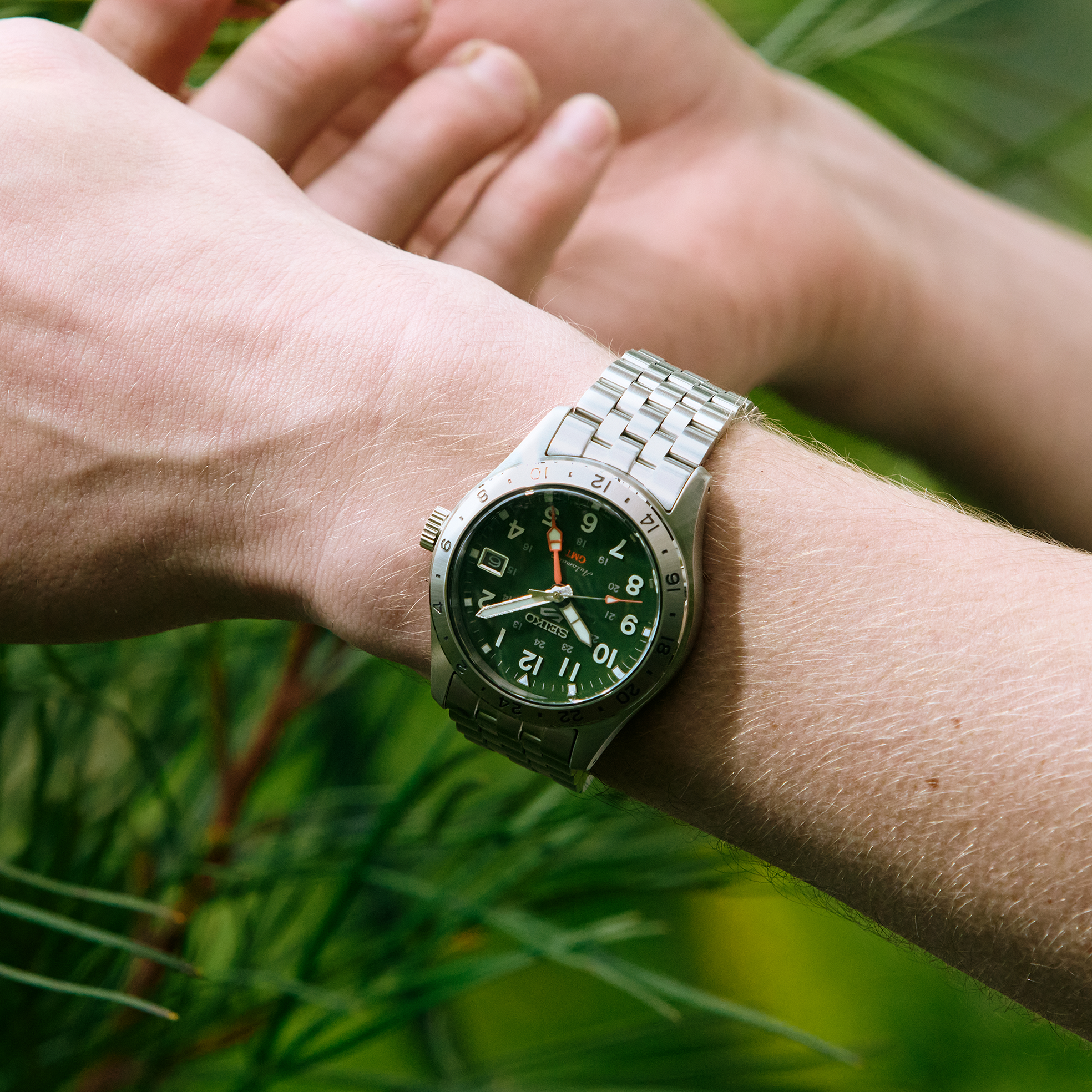 seiko-5-sports-field-gmt-watch-hdb001