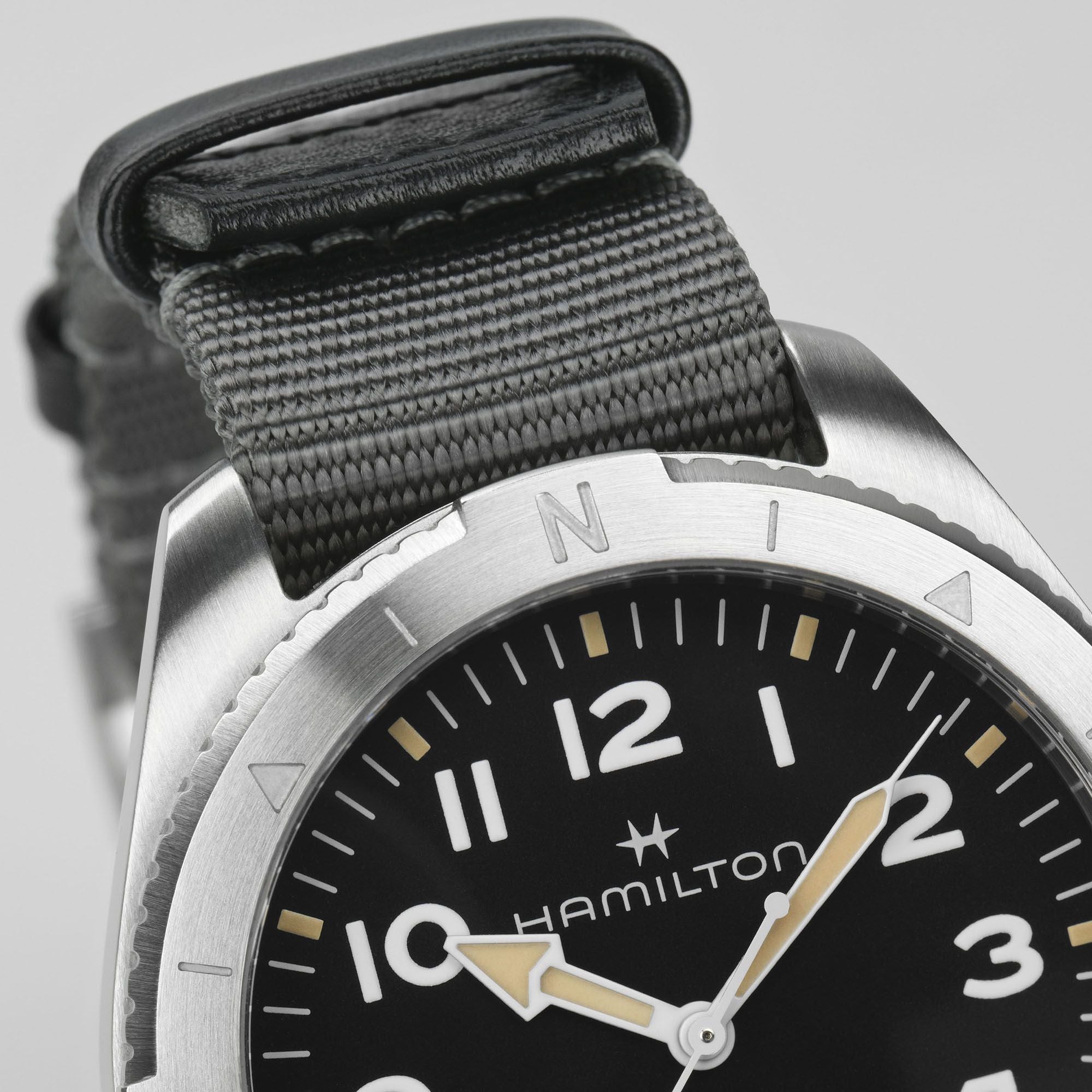 Khaki Field Expedition Auto H70315930