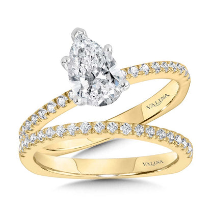 STRAIGHT PEAR-CUT DIAMOND HIDDEN HALO ENGAGEMENT RING. R2213Y