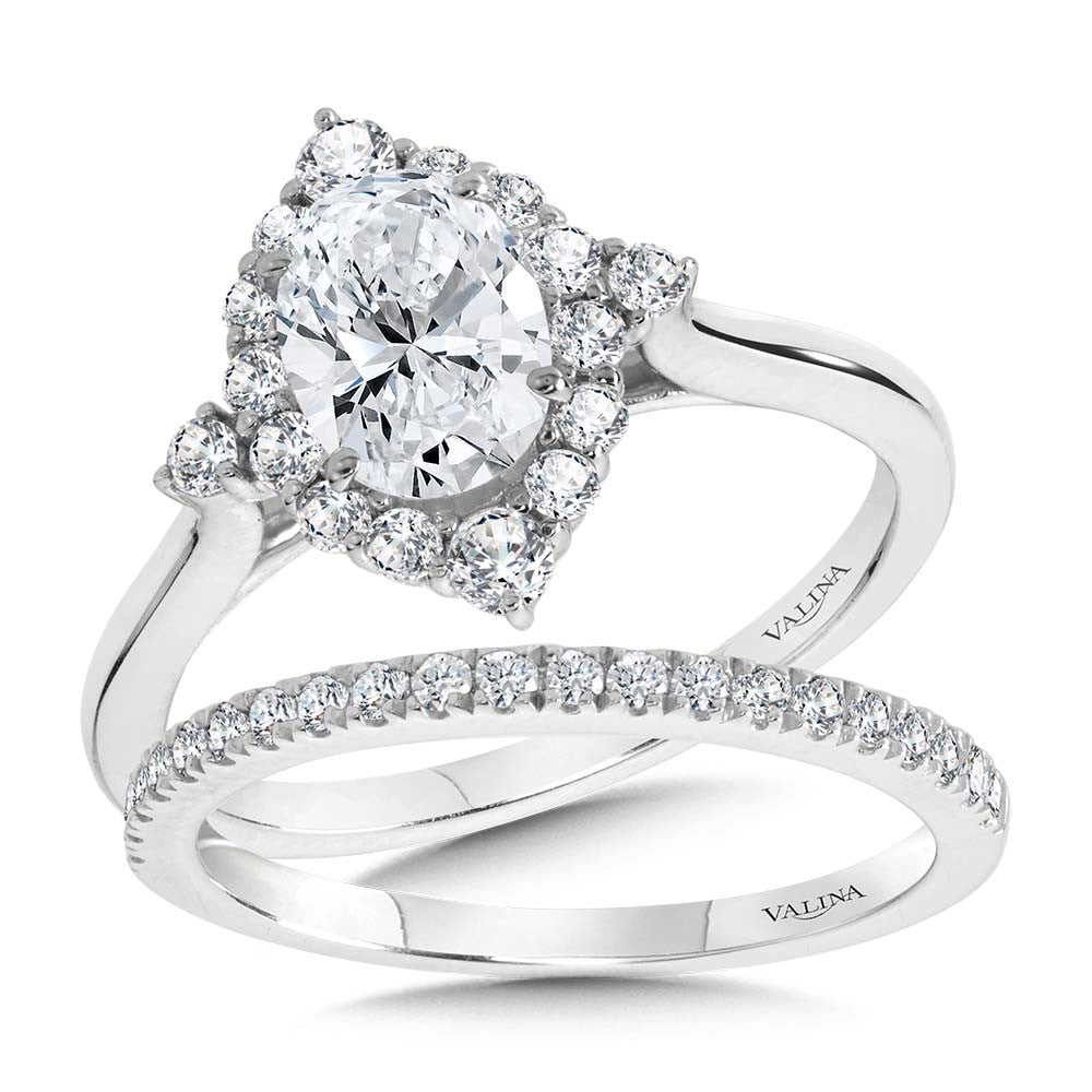 FOUR-POINTED OVAL-CUT DIAMOND HALO ENGAGEMENT RING R2294W-SR