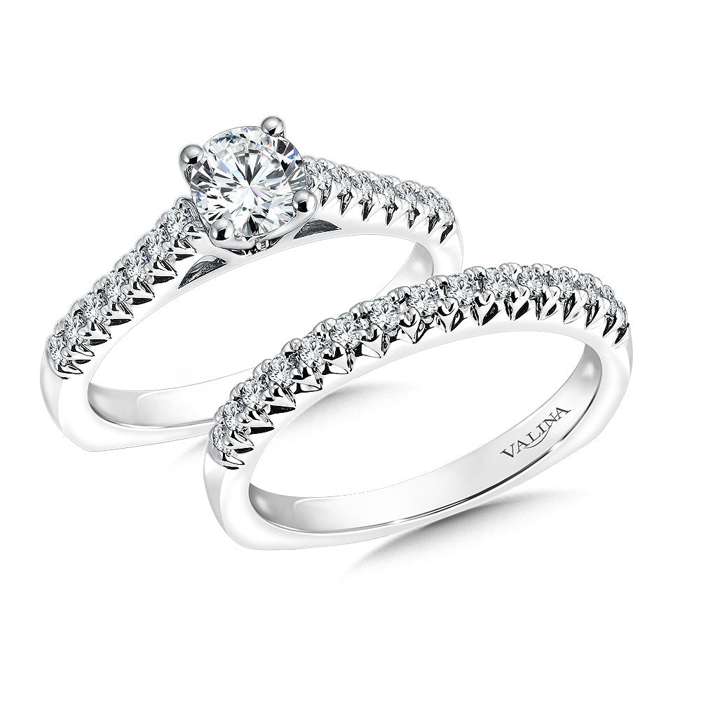 DIAMOND ENGAGEMENT RING R9441W