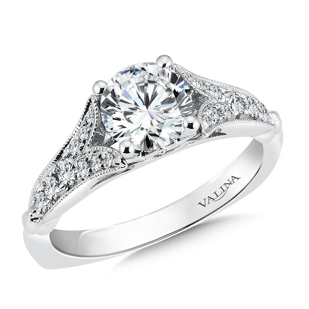 DIAMOND ENGAGEMENT RING WITH SIDE STONES R9465W